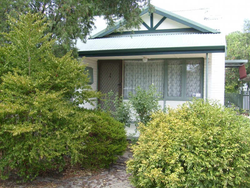 109 Hale Road, Forrestfield WA 6058