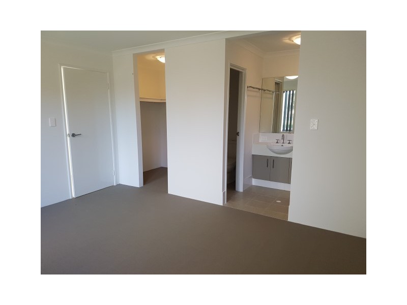 19 Macrandra Way, Caversham WA 6055