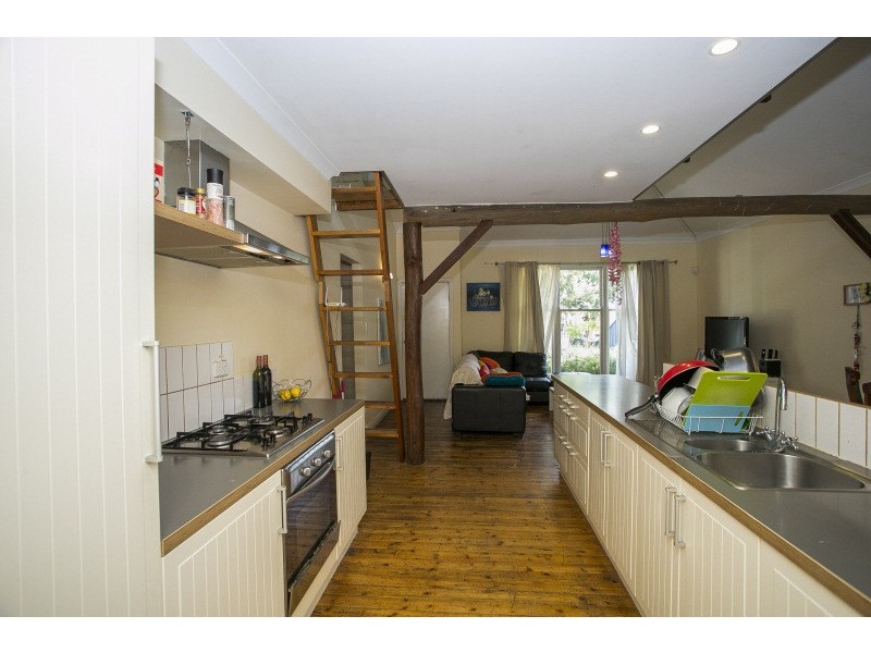 2/32 Cross Street, Queens Park WA 6107