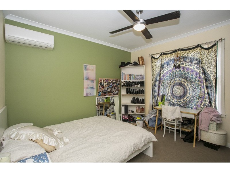 2/32 Cross Street, Queens Park WA 6107