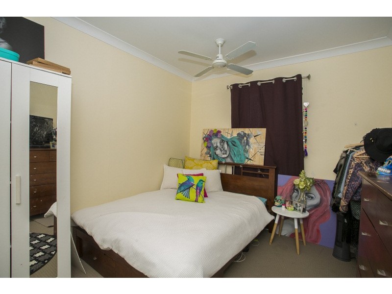 2/32 Cross Street, Queens Park WA 6107