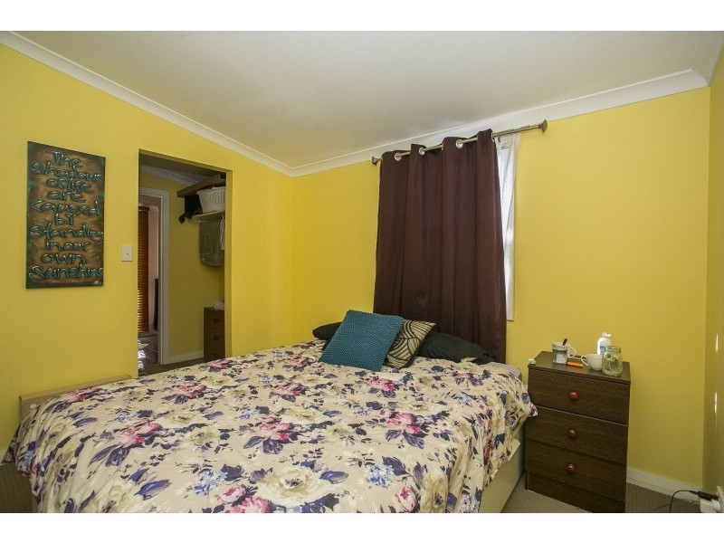 2/32 Cross Street, Queens Park WA 6107