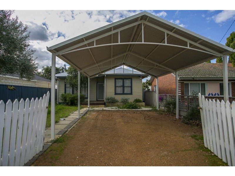 2/32 Cross Street, Queens Park WA 6107