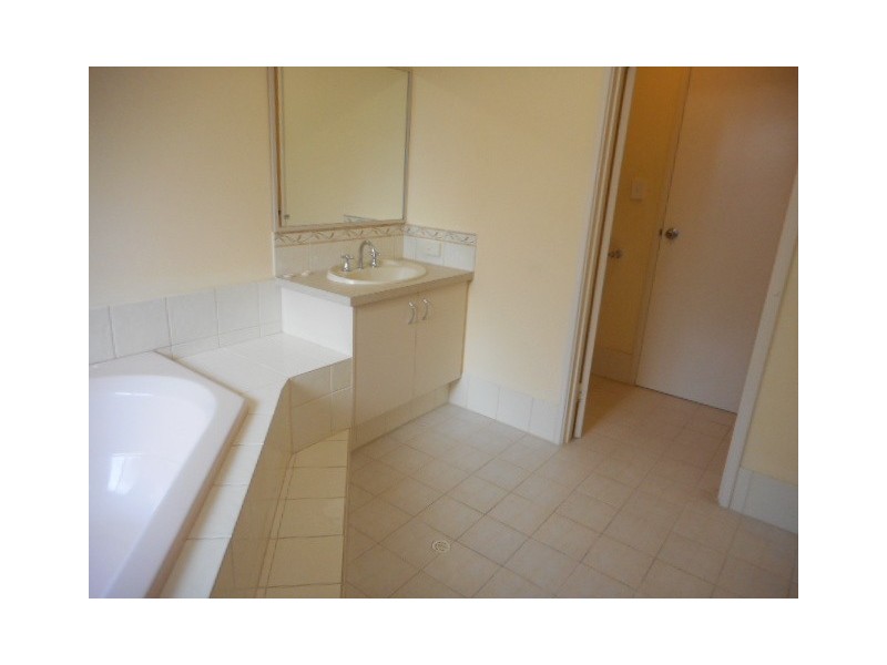50 Hillwater Promenade, Beechboro WA 6063