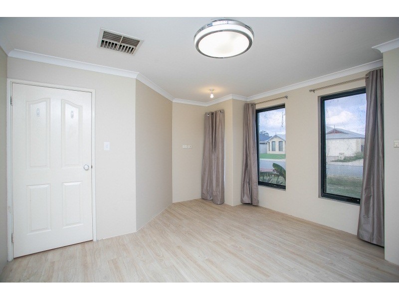 4 Hillwater Promenade, Beechboro WA 6063