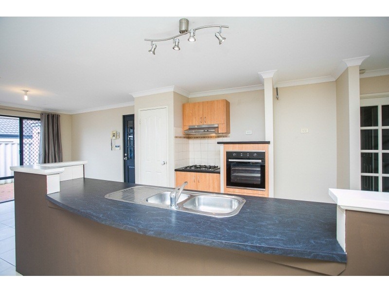 4 Hillwater Promenade, Beechboro WA 6063