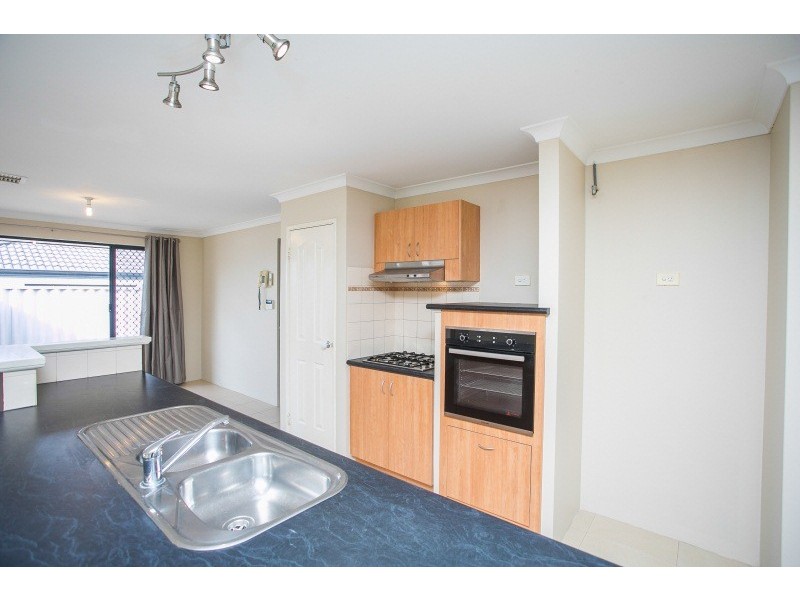 4 Hillwater Promenade, Beechboro WA 6063