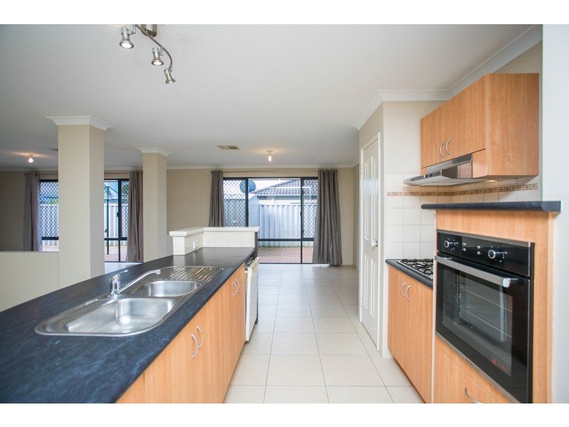4 Hillwater Promenade, Beechboro WA 6063