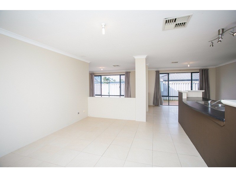 4 Hillwater Promenade, Beechboro WA 6063