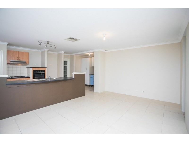 4 Hillwater Promenade, Beechboro WA 6063