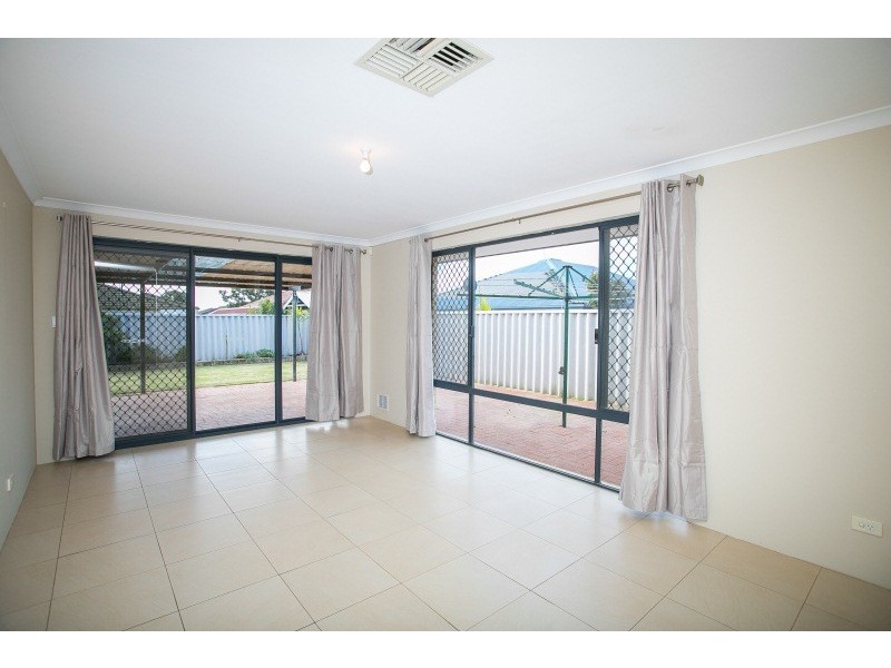 4 Hillwater Promenade, Beechboro WA 6063