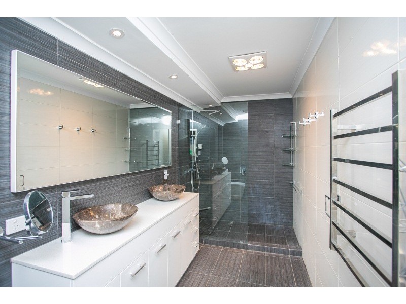 4 Hillwater Promenade, Beechboro WA 6063