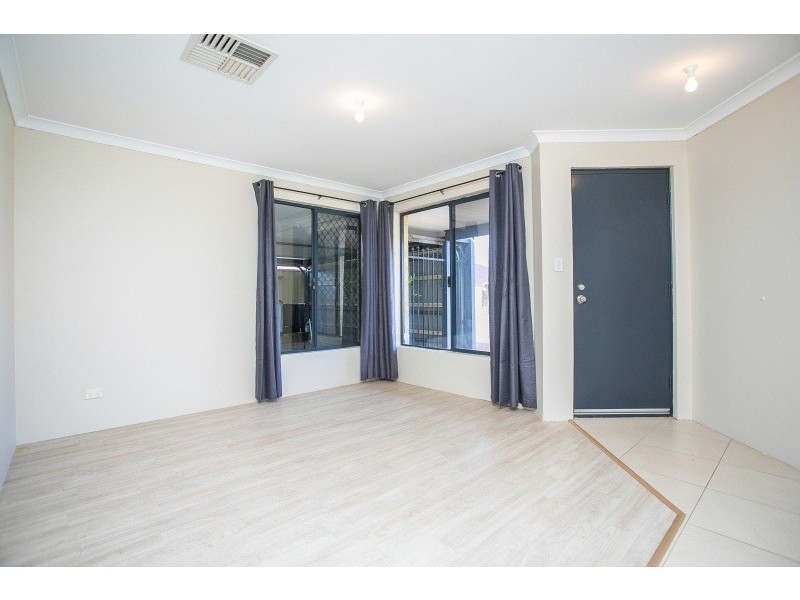 4 Hillwater Promenade, Beechboro WA 6063