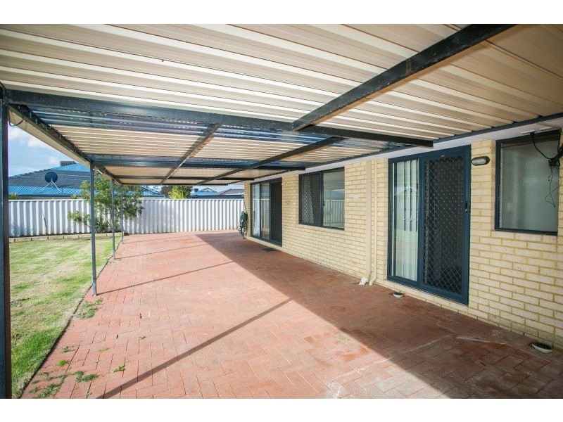 4 Hillwater Promenade, Beechboro WA 6063