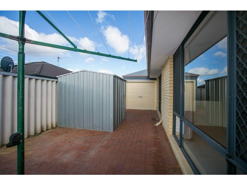 4 Hillwater Promenade, Beechboro WA 6063