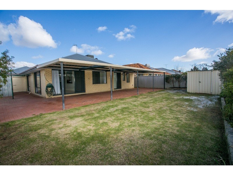 4 Hillwater Promenade, Beechboro WA 6063