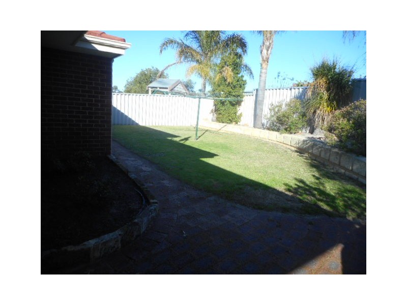 8 Brookside Gardens, Caversham WA 6055