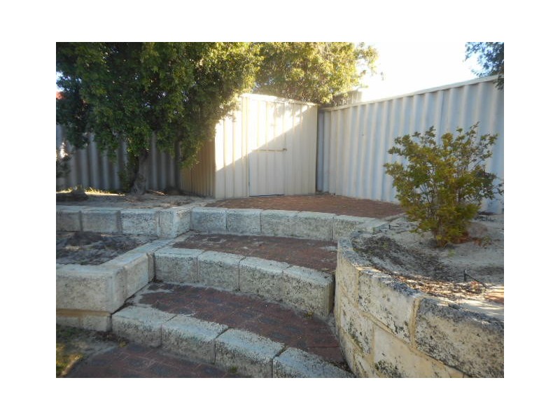 8 Brookside Gardens, Caversham WA 6055