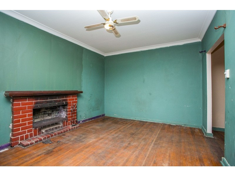 23 Beacham Crescent, Medina WA 6167