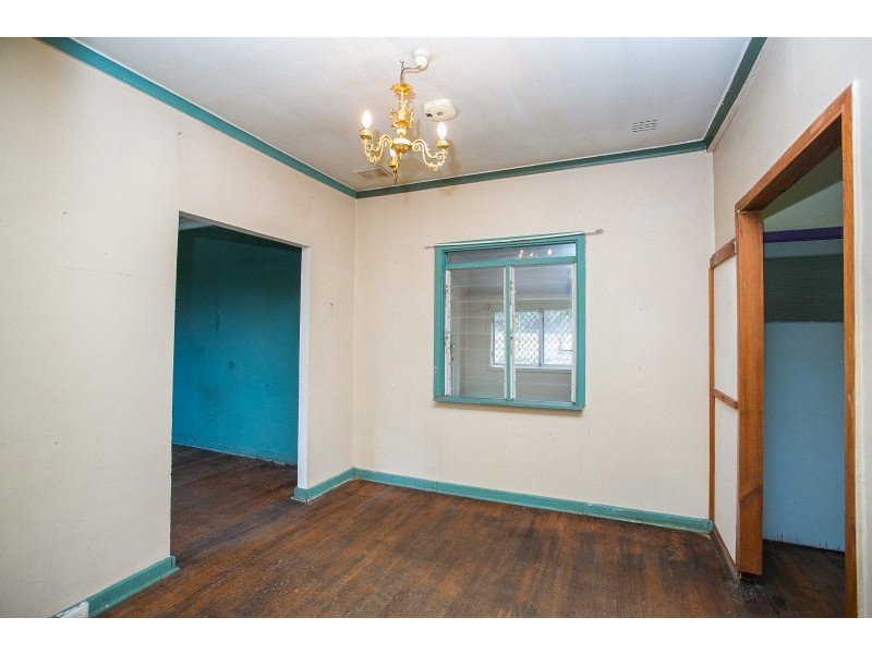 23 Beacham Crescent, Medina WA 6167