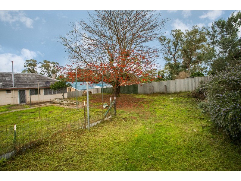 23 Beacham Crescent, Medina WA 6167