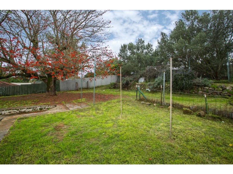 23 Beacham Crescent, Medina WA 6167