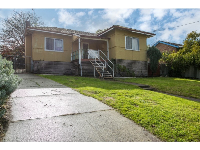 23 Beacham Crescent, Medina WA 6167