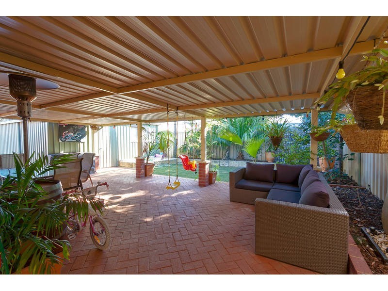 5 Debutante Close, Huntingdale WA 6110