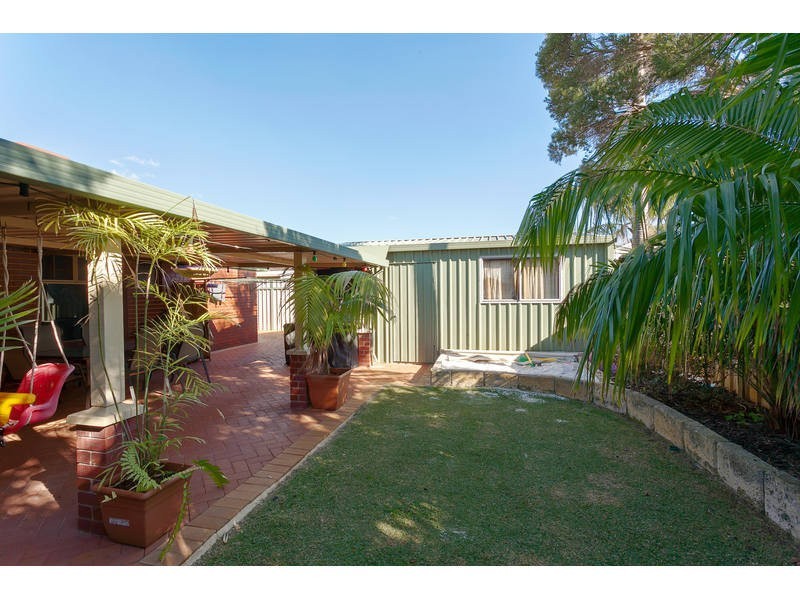 5 Debutante Close, Huntingdale WA 6110
