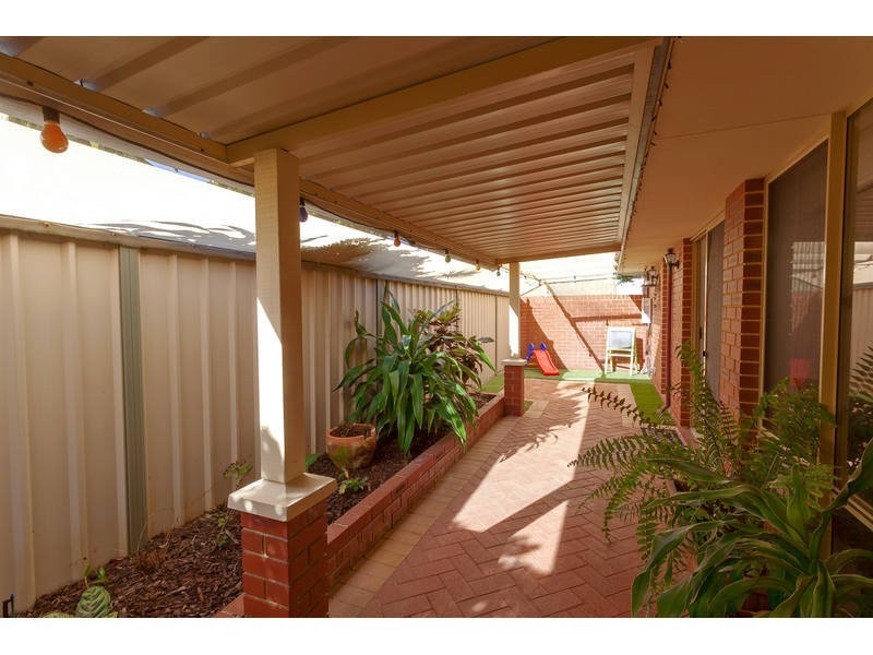 5 Debutante Close, Huntingdale WA 6110