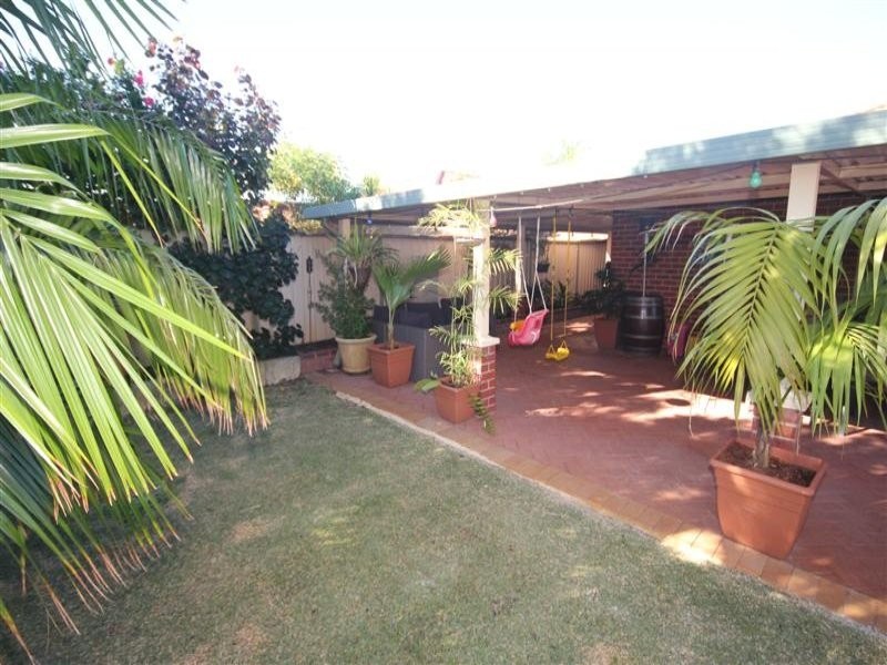 5 Debutante Close, Huntingdale WA 6110