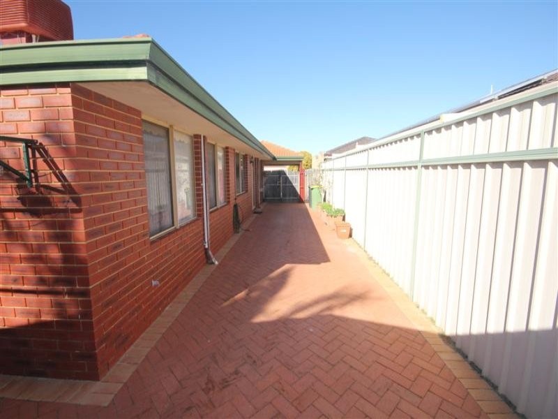 5 Debutante Close, Huntingdale WA 6110