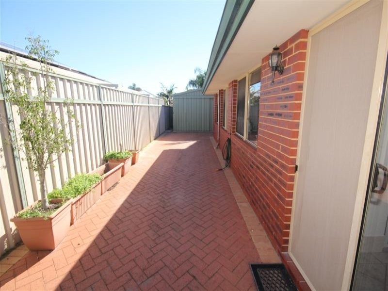 5 Debutante Close, Huntingdale WA 6110