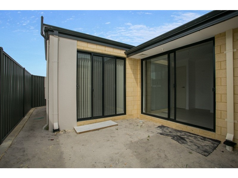 53 Featherflower Avenue, West Swan WA 6055