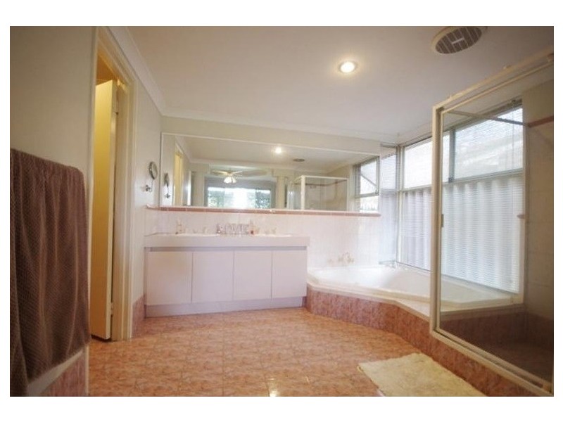 17 Silkwood Way, Beechboro WA 6063