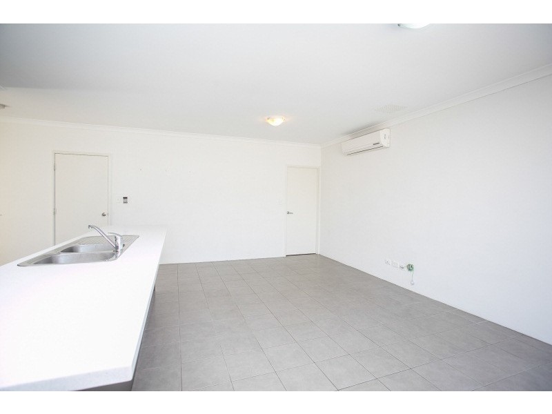 6C Messenger Street, Kelmscott WA 6111