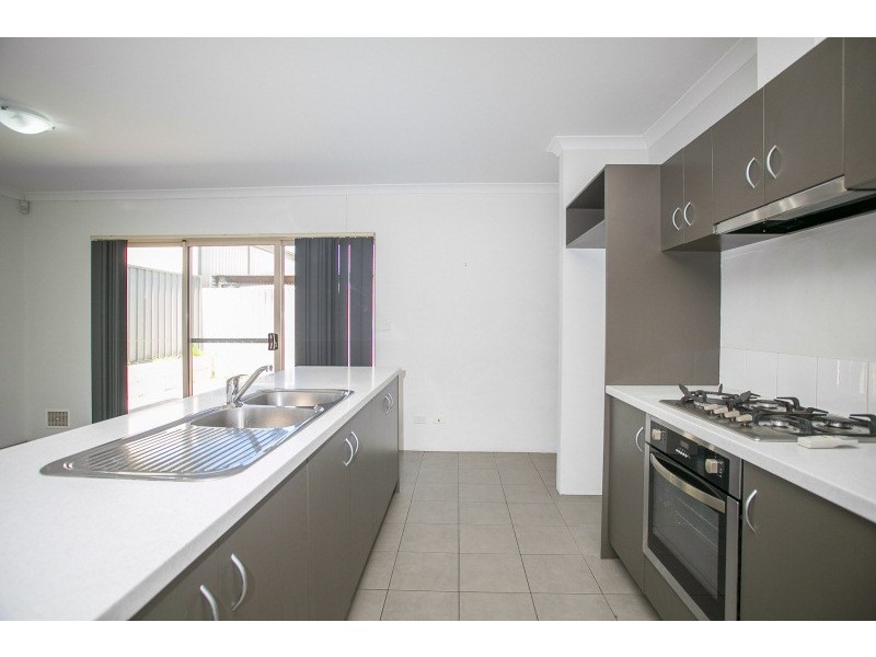 6C Messenger Street, Kelmscott WA 6111