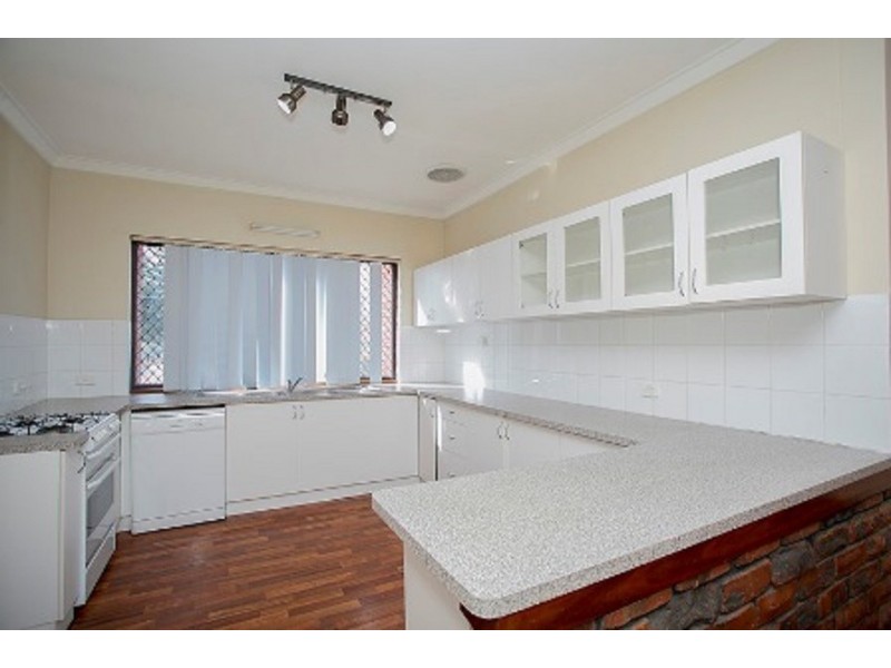 15 Ledger Street, Warnbro WA 6169