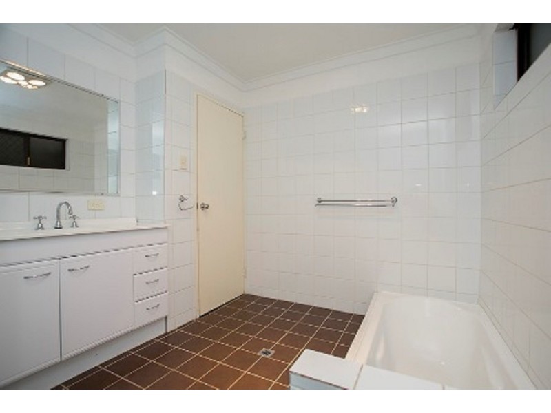 15 Ledger Street, Warnbro WA 6169