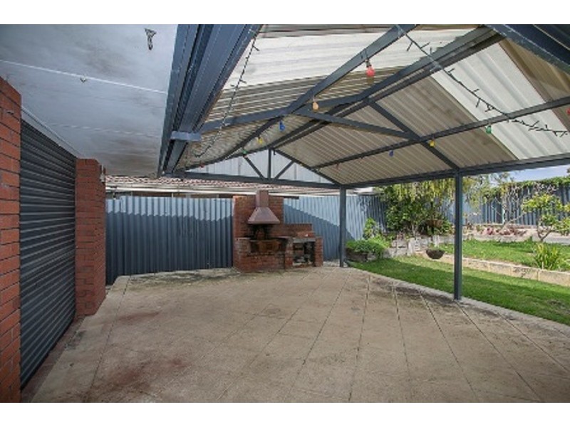 15 Ledger Street, Warnbro WA 6169