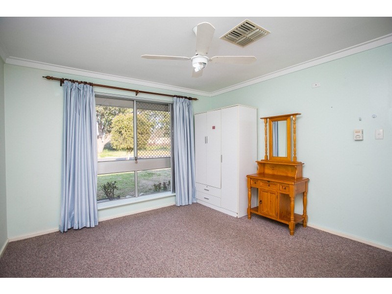 24 Elkhorn Street, East Cannington WA 6107
