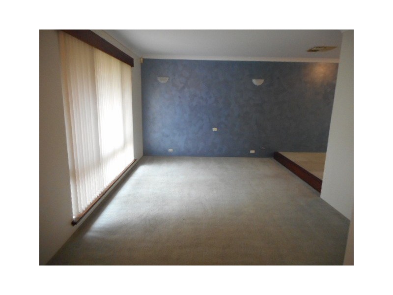 9 Waterloo Court, Alexander Heights WA 6064