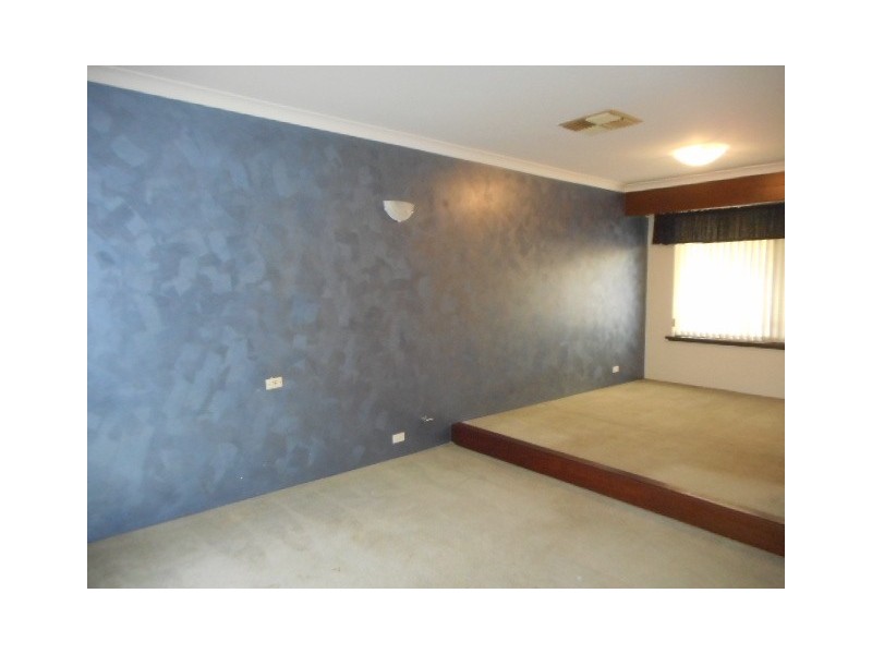 9 Waterloo Court, Alexander Heights WA 6064