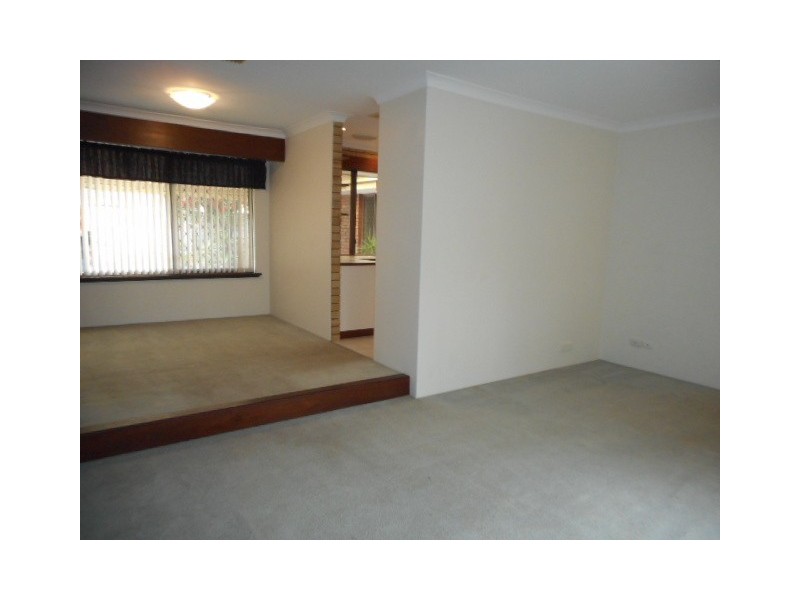 9 Waterloo Court, Alexander Heights WA 6064