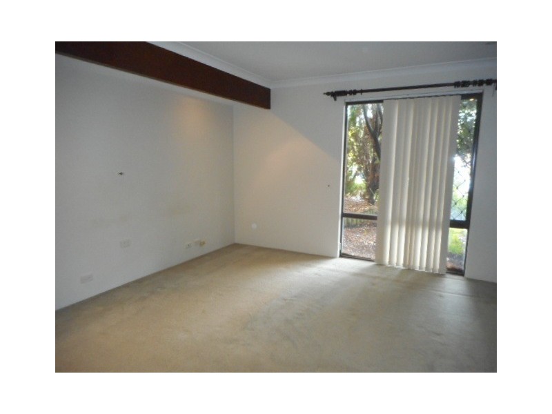 9 Waterloo Court, Alexander Heights WA 6064