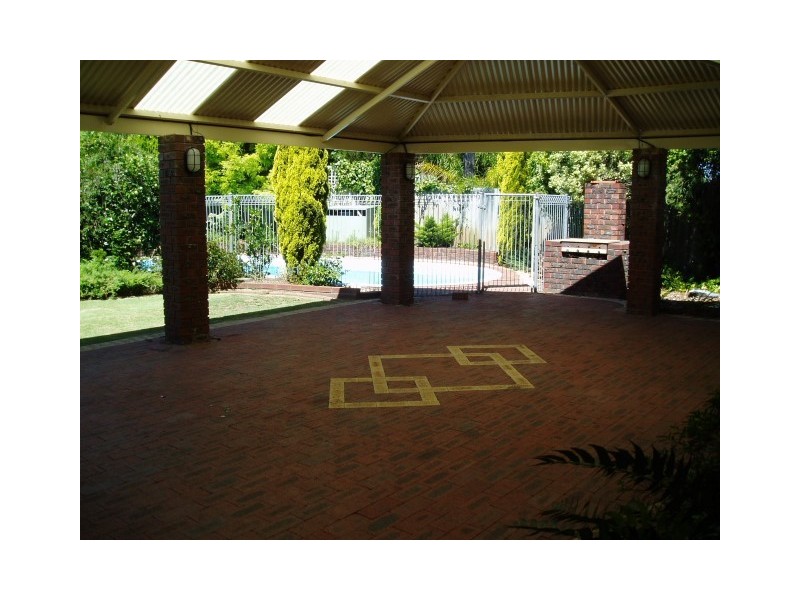 9 Waterloo Court, Alexander Heights WA 6064