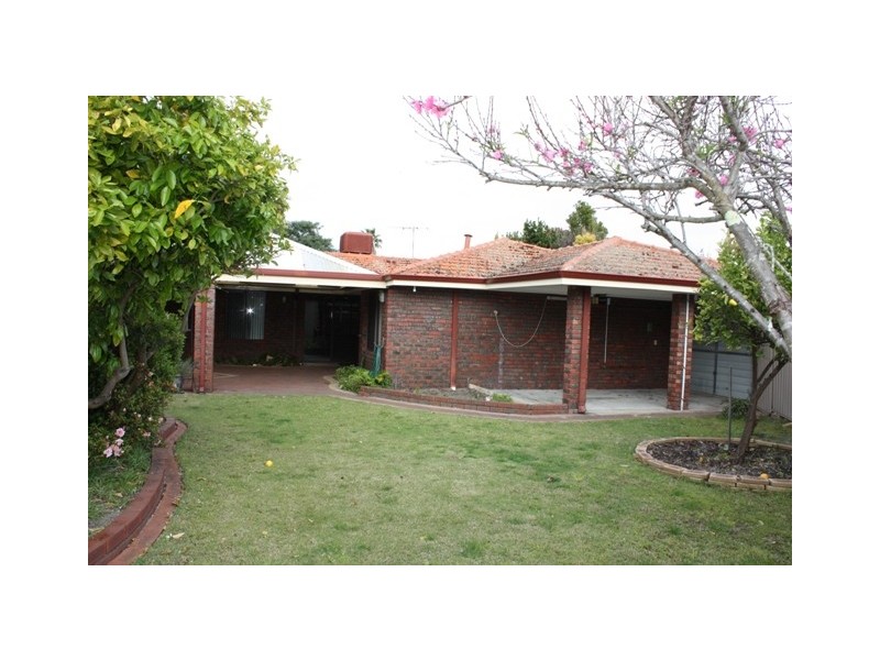 9 Waterloo Court, Alexander Heights WA 6064