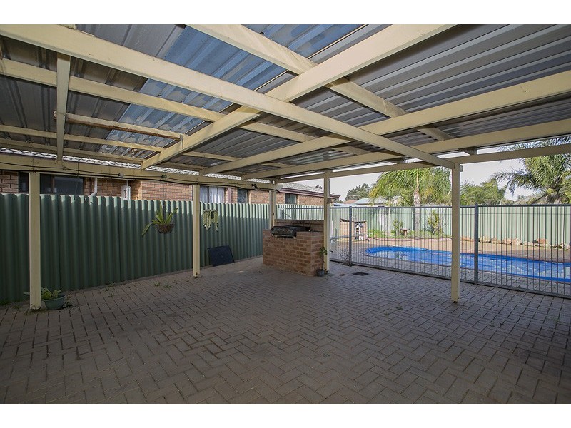 14 Chireton Place, Beechboro WA 6063