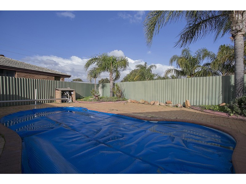 14 Chireton Place, Beechboro WA 6063