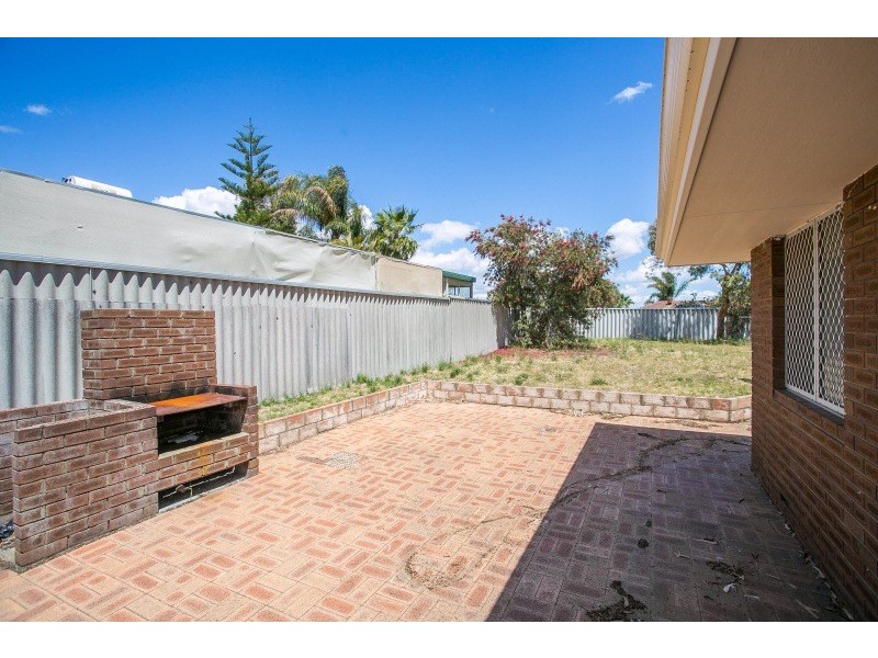 12 Hull Way, Beechboro WA 6063